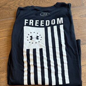 Under Armour Men’s Black Long Sleeve Tee with White Star Logo Size - Large